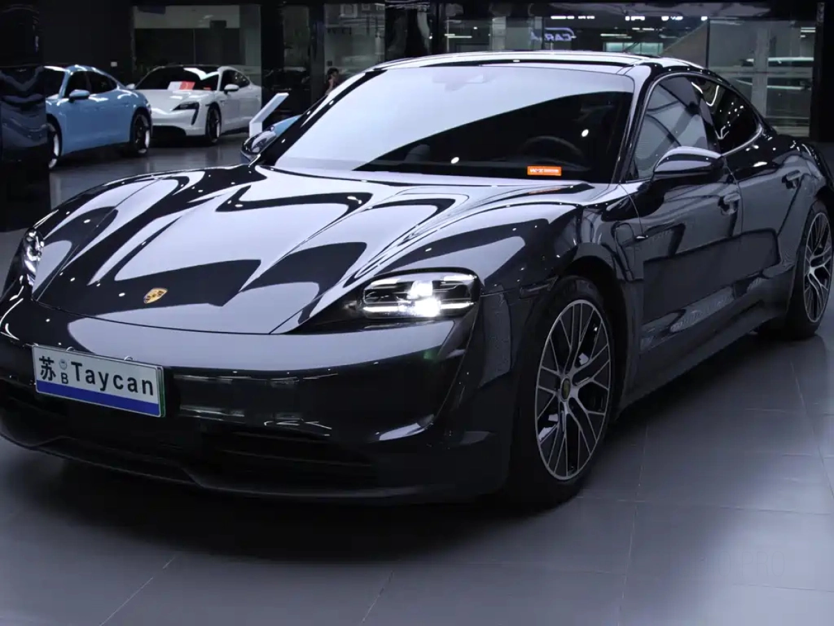 PORSCHE TAYCAN