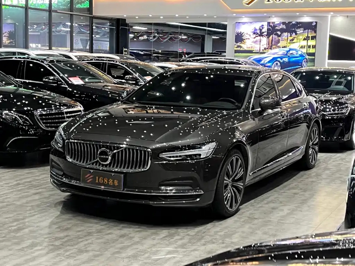 VOLVO S90