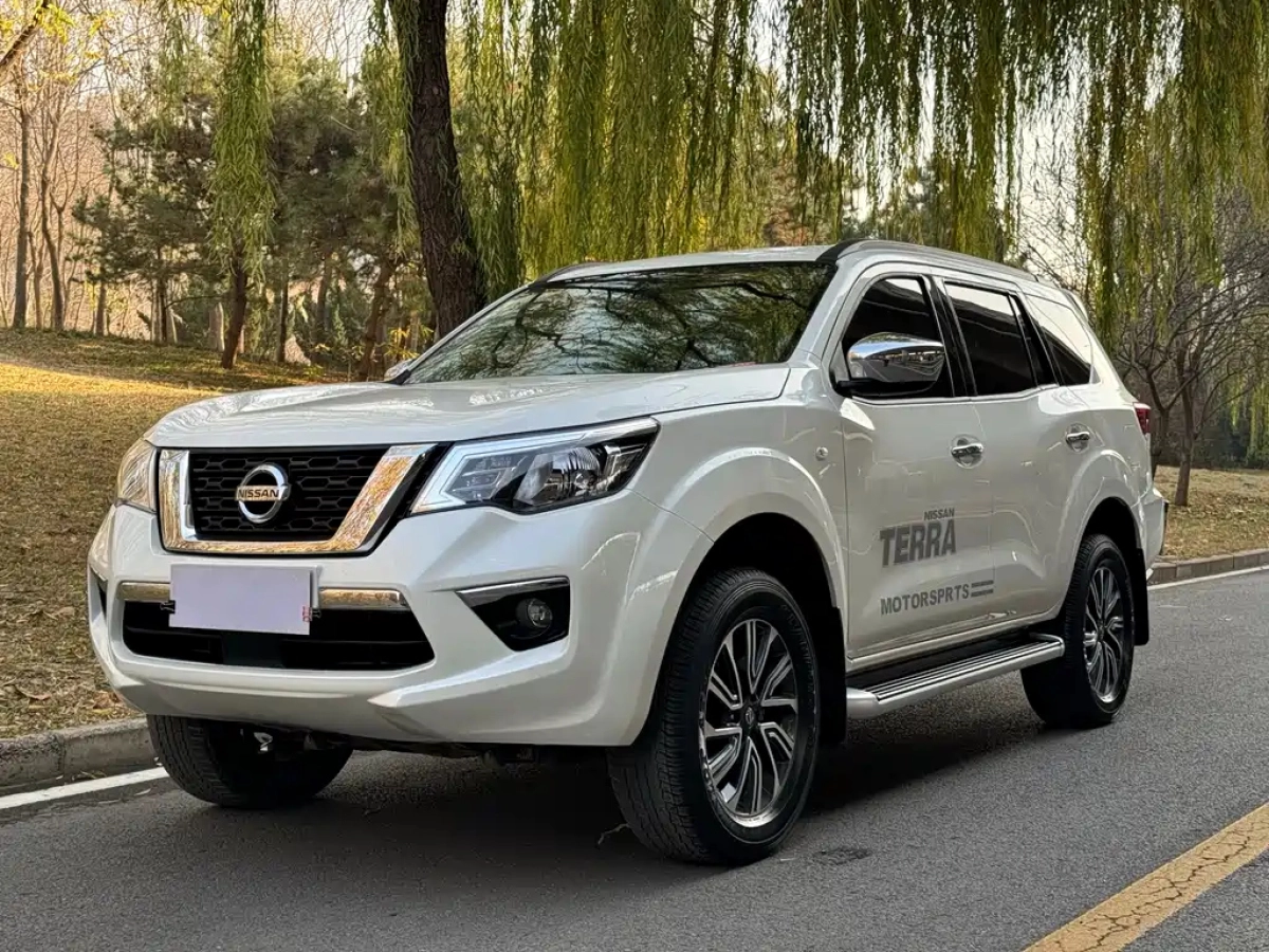 NISSAN TERRA
