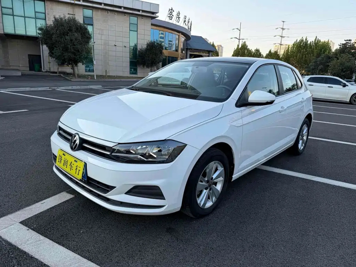 VOLKSWAGEN POLO