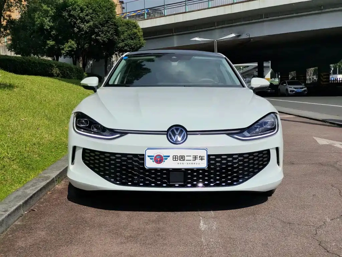 VOLKSWAGEN LAMANDO