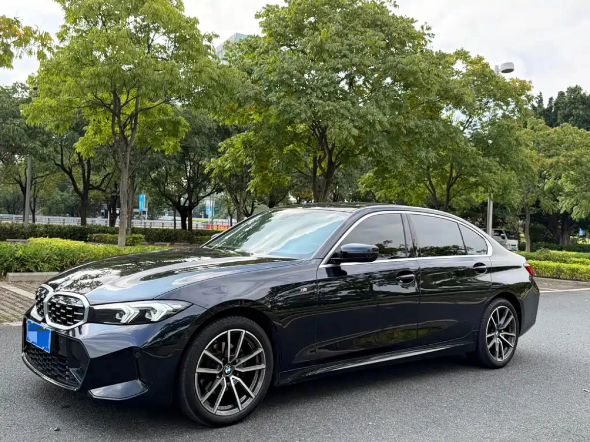 BMW 3-SERIES  2024