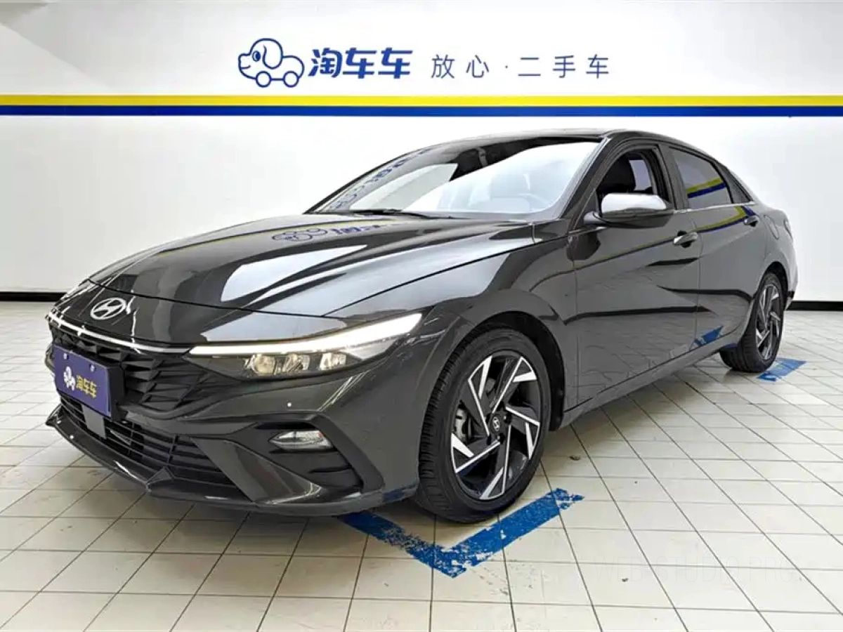 HYUNDAI ELANTRA  2024