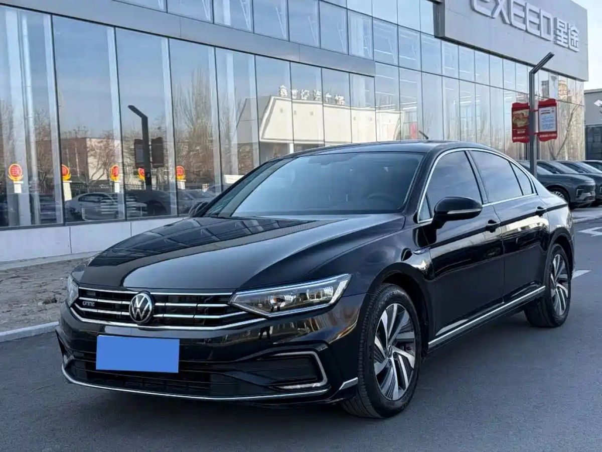 VOLKSWAGEN MAGOTAN GTE PLUG IN HYBRID  2024