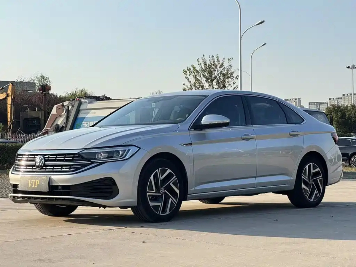 VOLKSWAGEN SAGITAR  2022