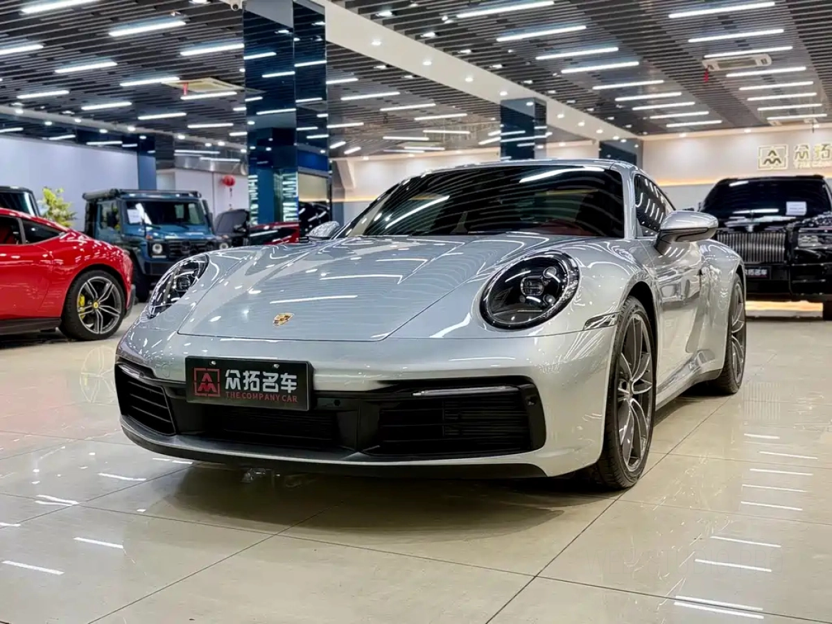 PORSCHE 911