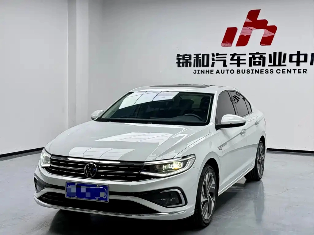 VOLKSWAGEN BORA  2022