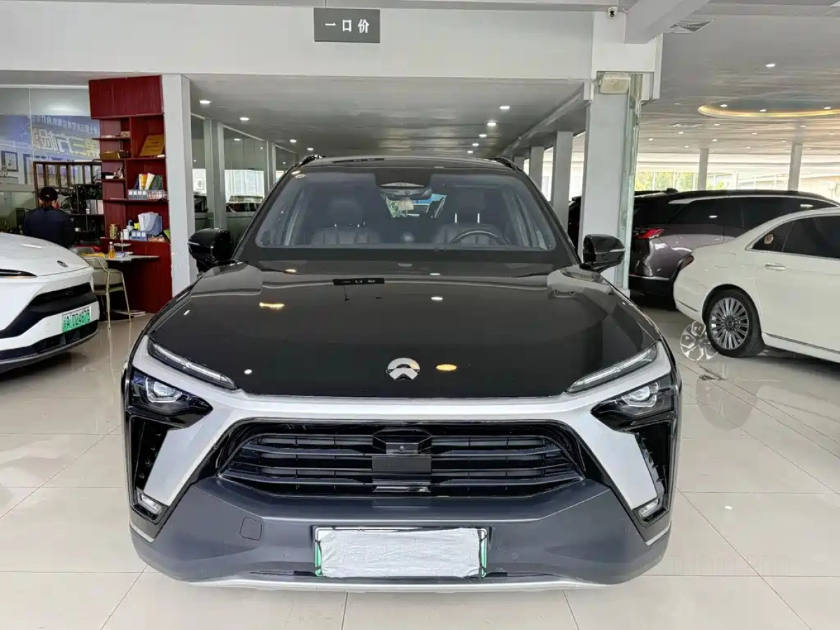 NIO ES8