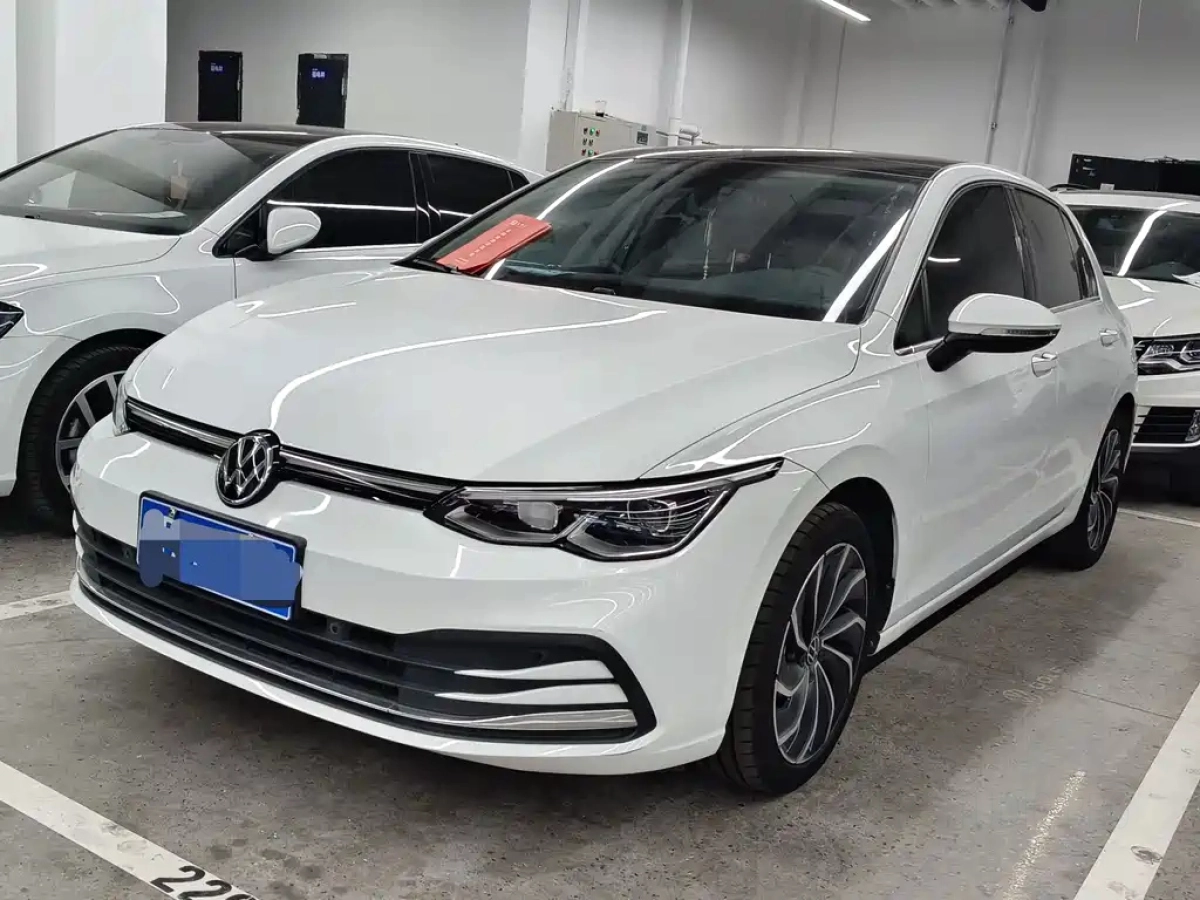 VOLKSWAGEN GOLF  2022