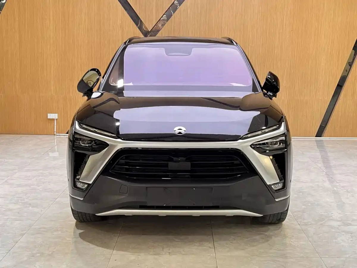 NIO ES8