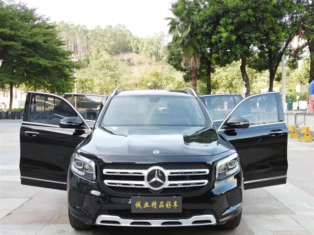 MERCEDES BENZ GLB