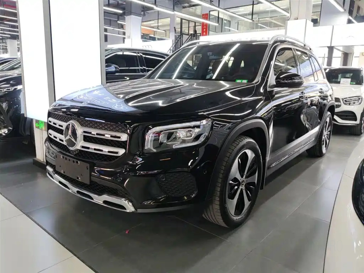 MERCEDES BENZ GLB