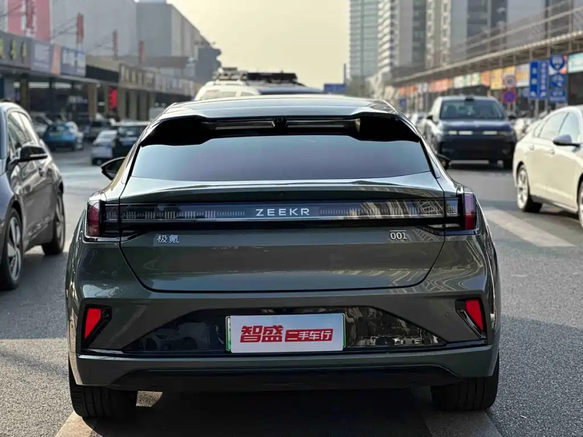 ZEEKR 001