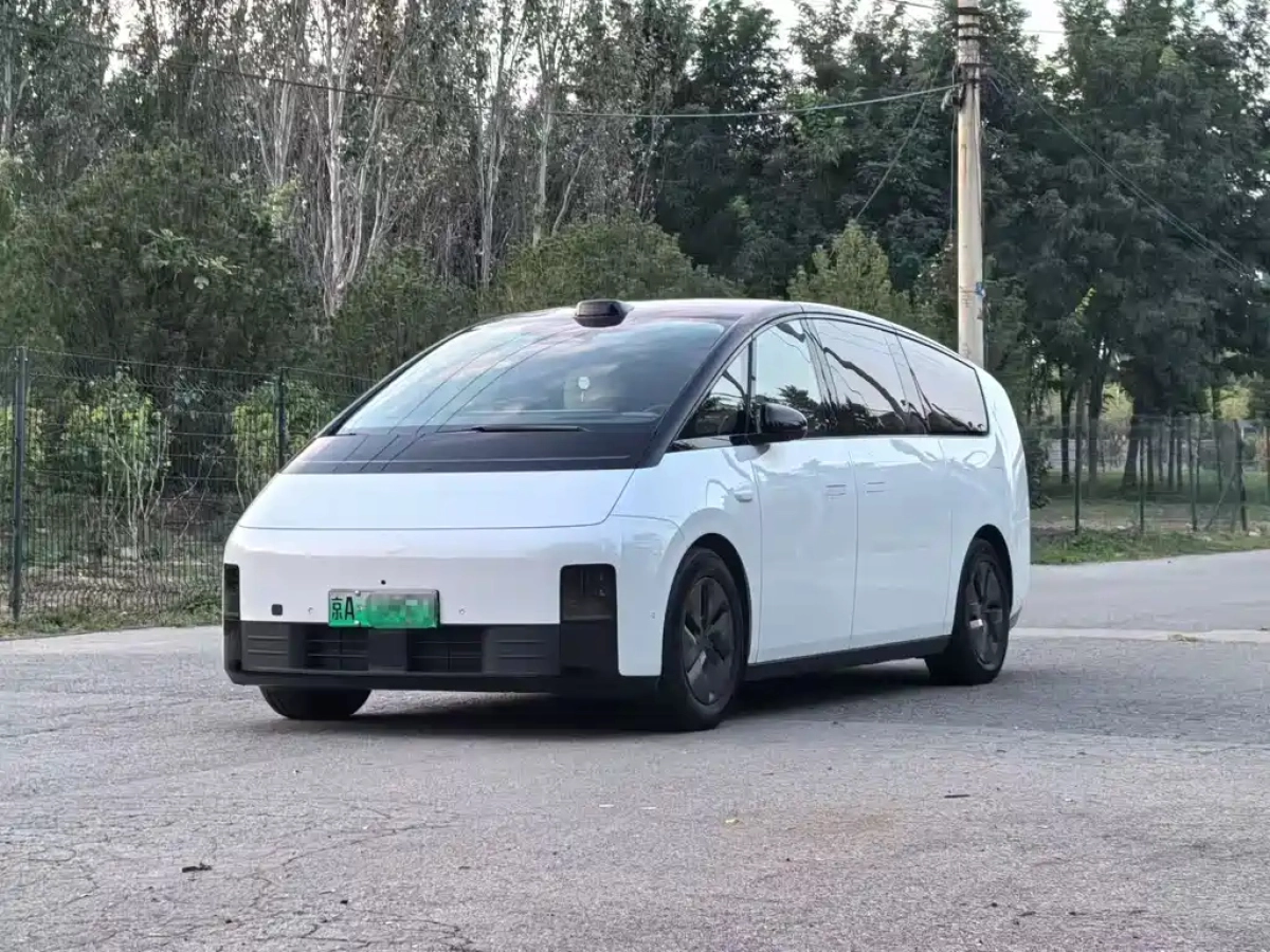 LI AUTO MEGA  2024