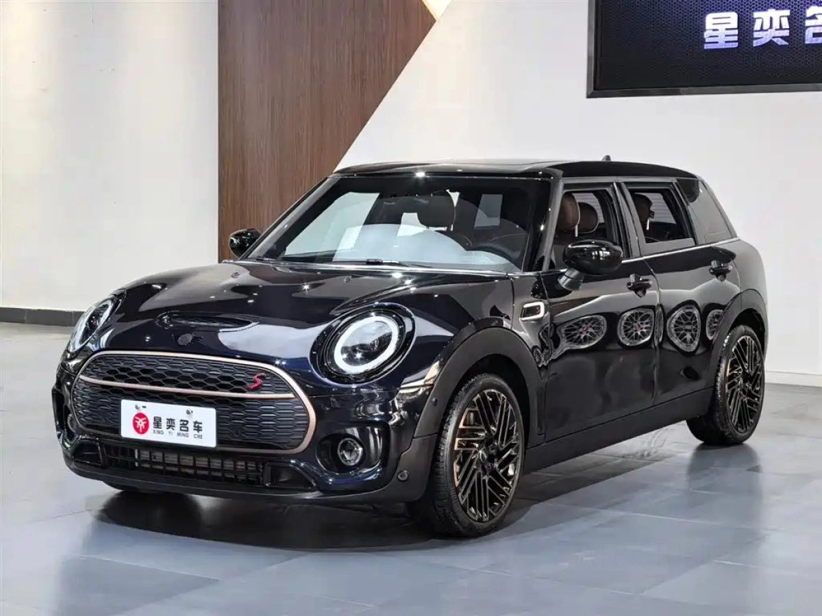 MINI CLUBMAN  2024