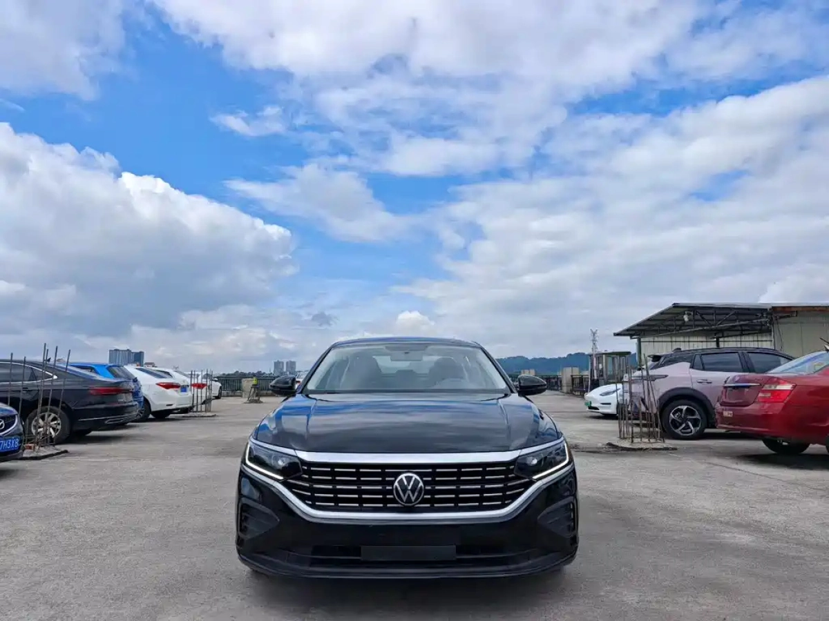 VOLKSWAGEN PASSAT