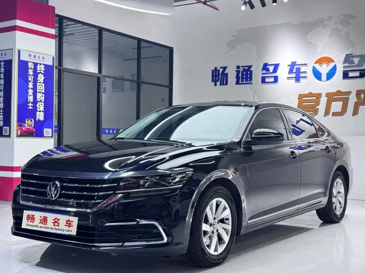VOLKSWAGEN PASSAT  2021