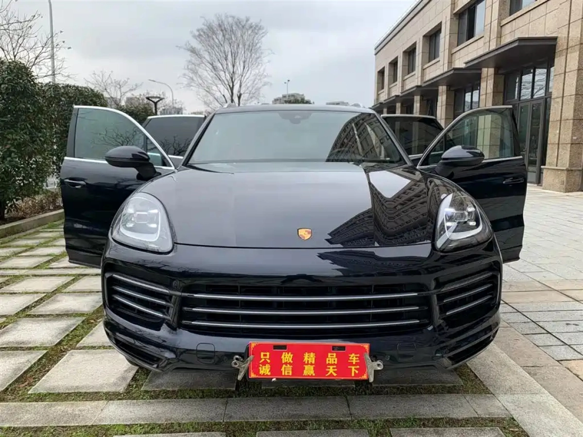 PORSCHE CAYENNE