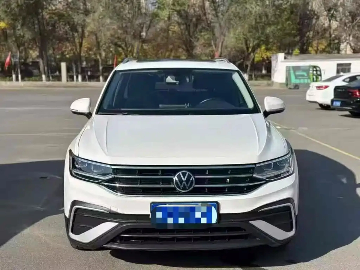 VOLKSWAGEN TIGUAN L