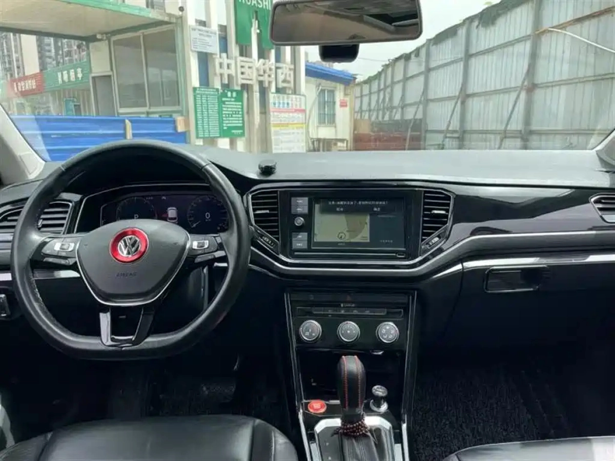 VOLKSWAGEN T-ROC TANGE