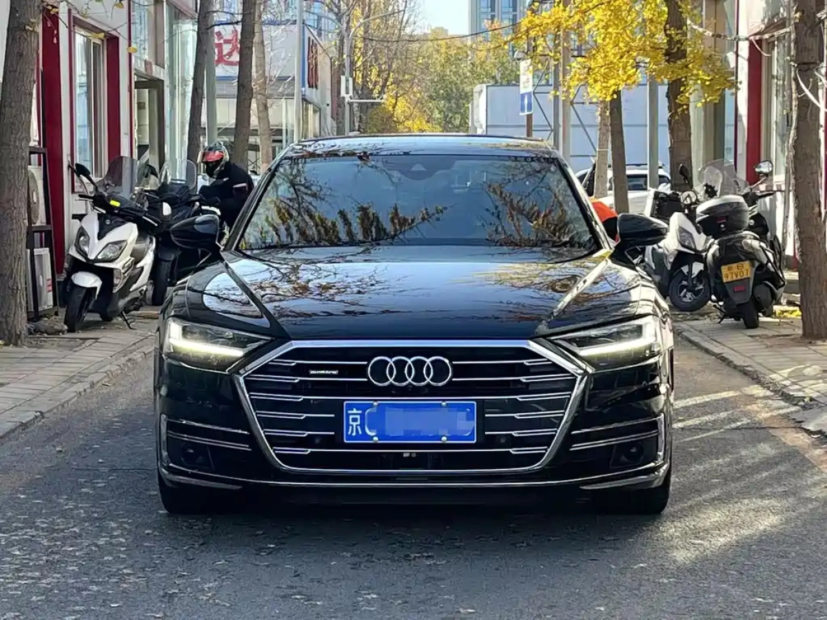 AUDI A8
