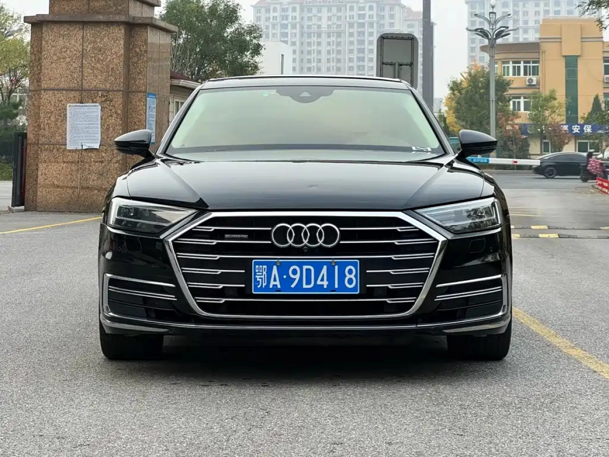 AUDI A8
