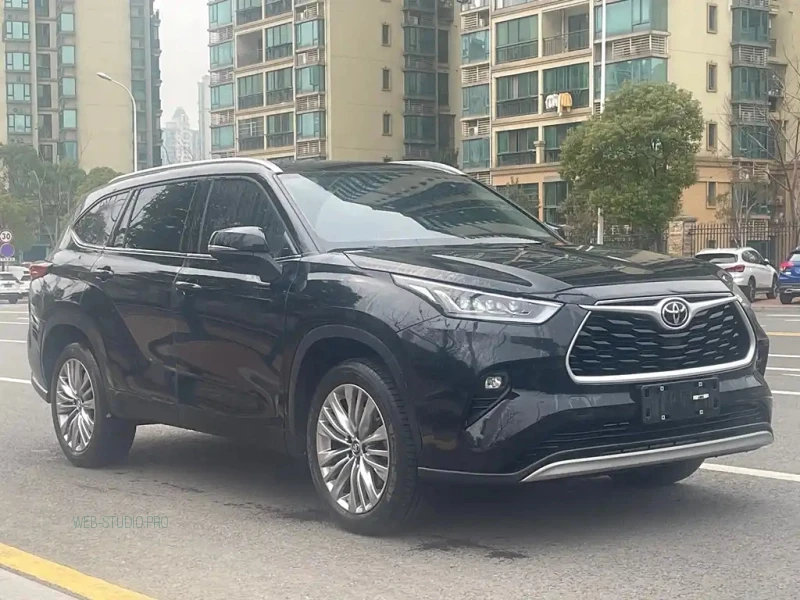 TOYOTA HIGHLANDER