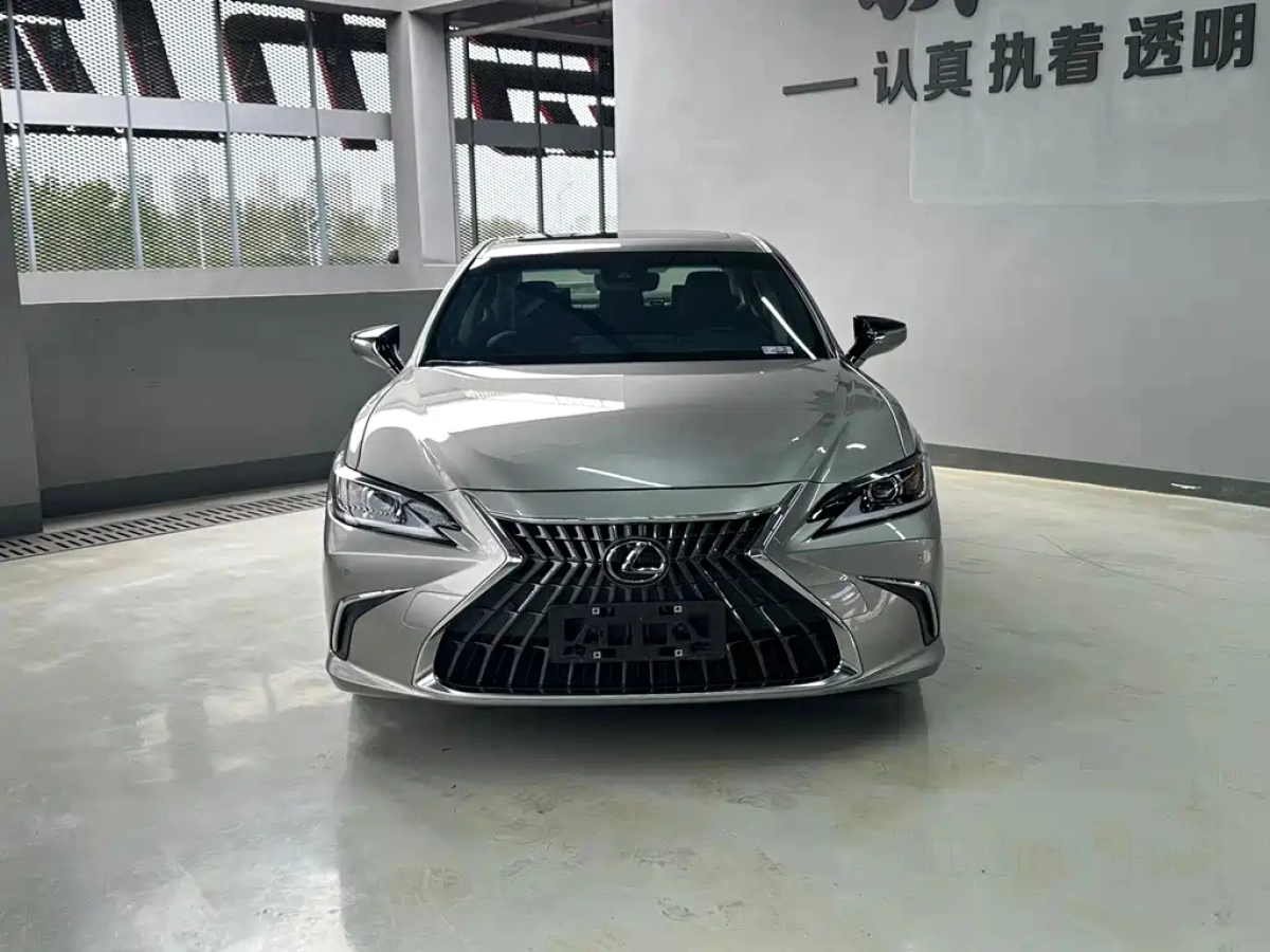 LEXUS ES  2023