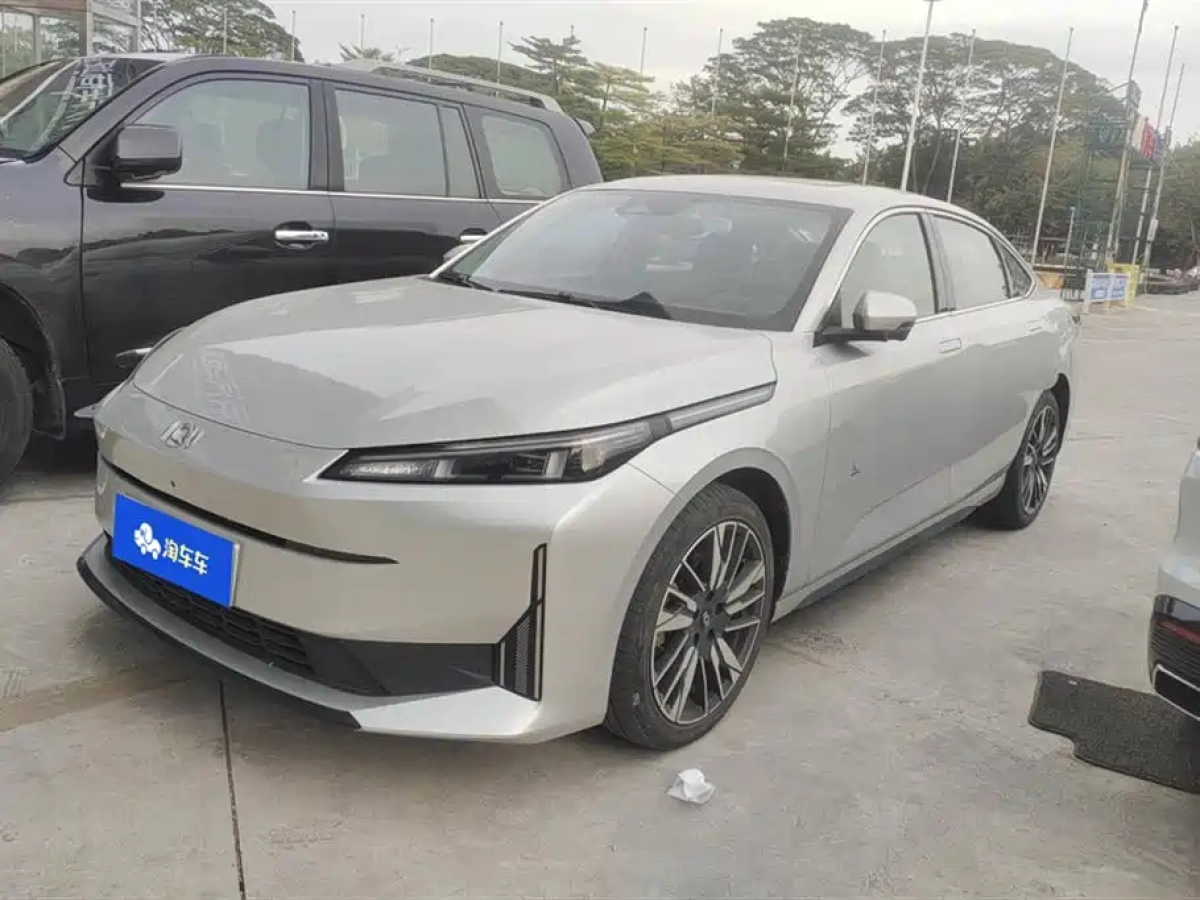 CHANGAN QIYUAN A05  2023