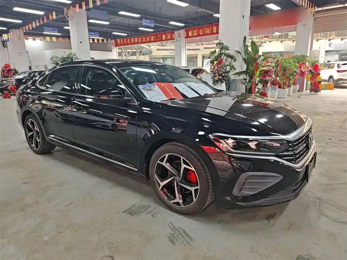 VOLKSWAGEN PASSAT  2022