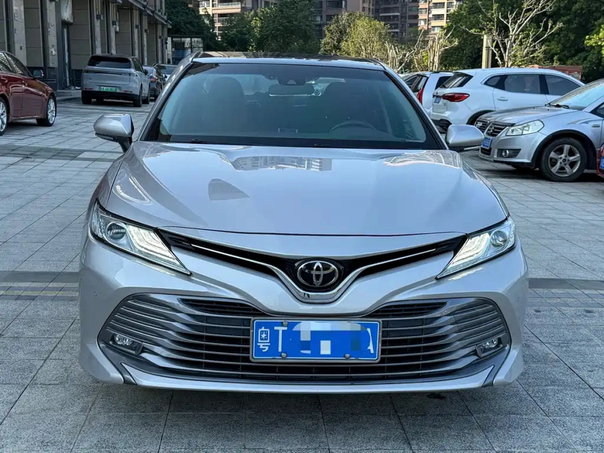 TOYOTA CAMRY