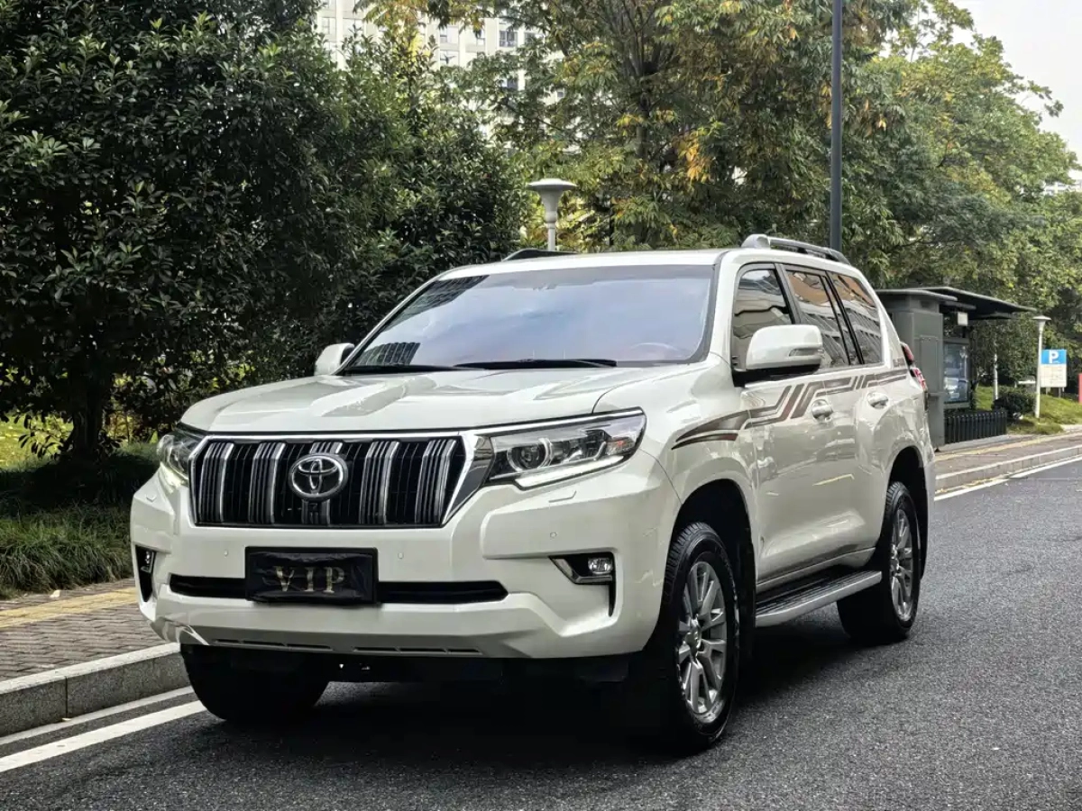 TOYOTA PRADO