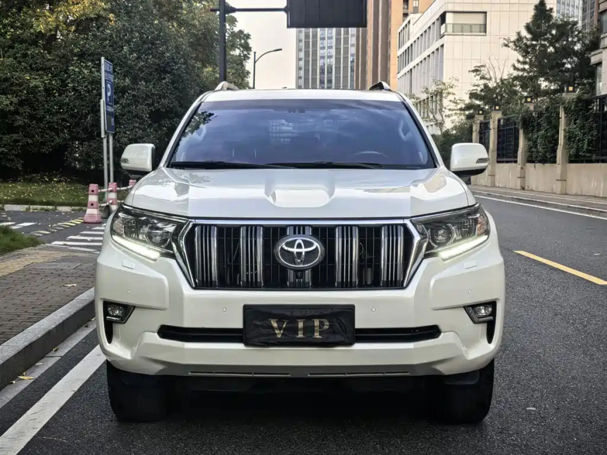 TOYOTA PRADO