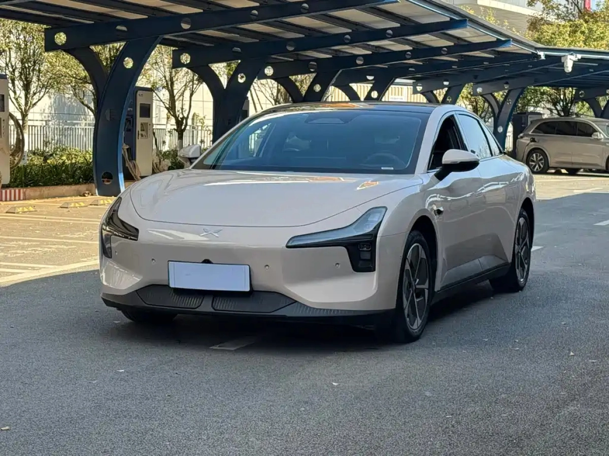 XPENG MOTORS MONA M03  2024