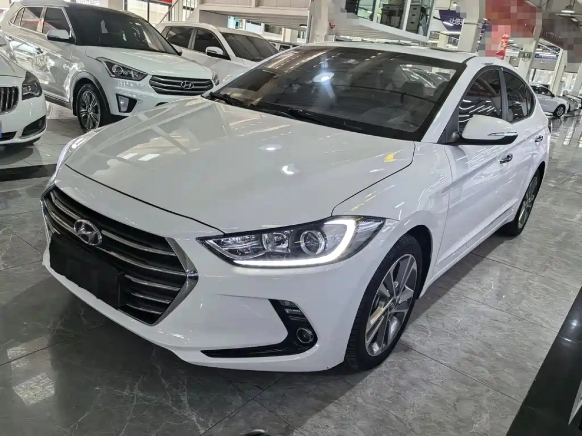 HYUNDAI ELANTRA