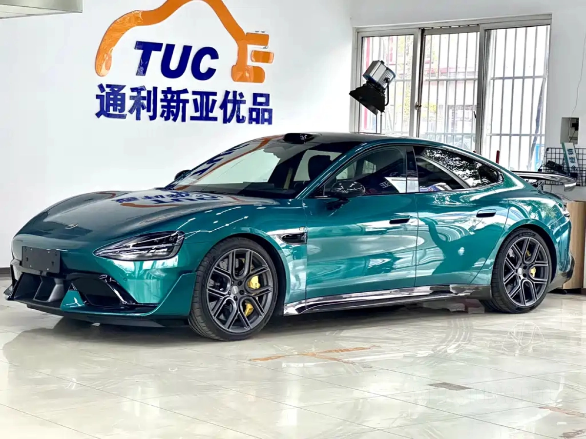 XIAOMI AUTO SU7 ULTRA  2025