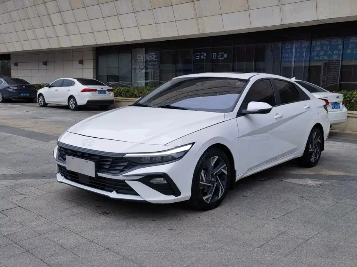 HYUNDAI ELANTRA  2023