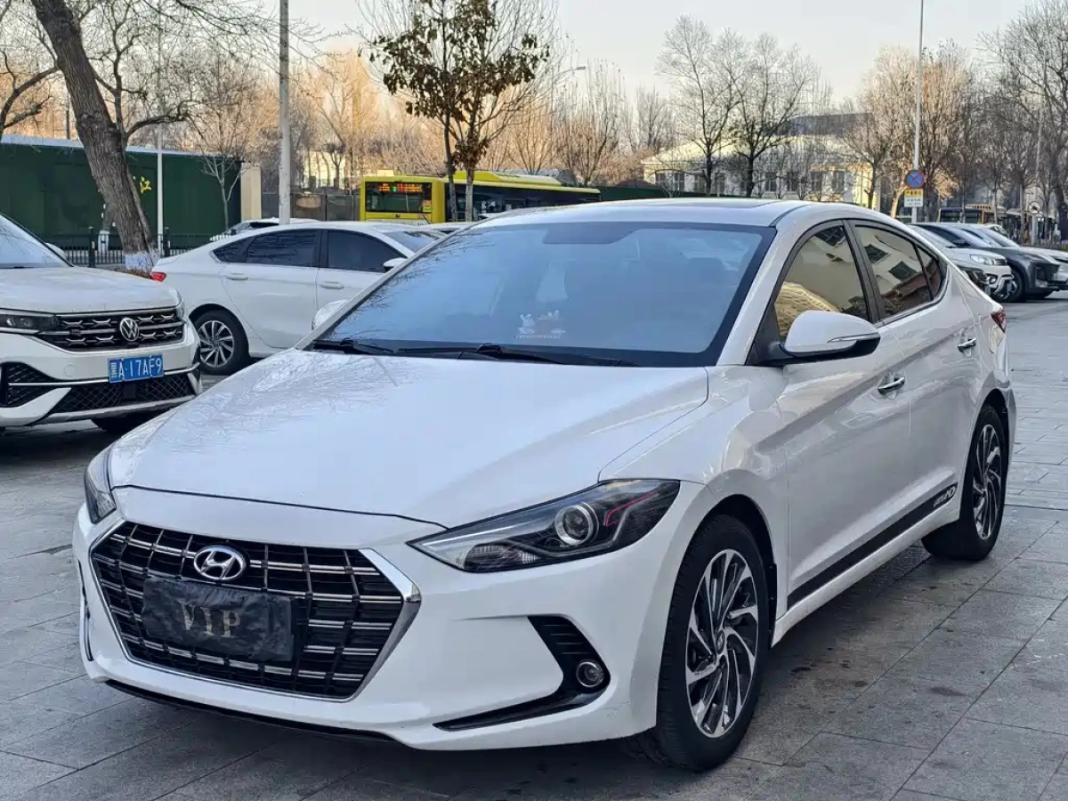 HYUNDAI ELANTRA