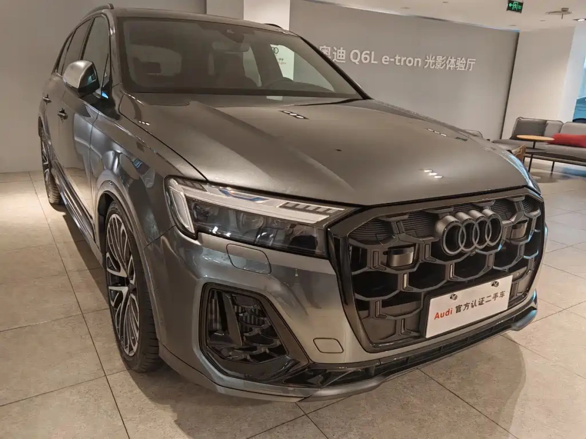 AUDI SQ7
