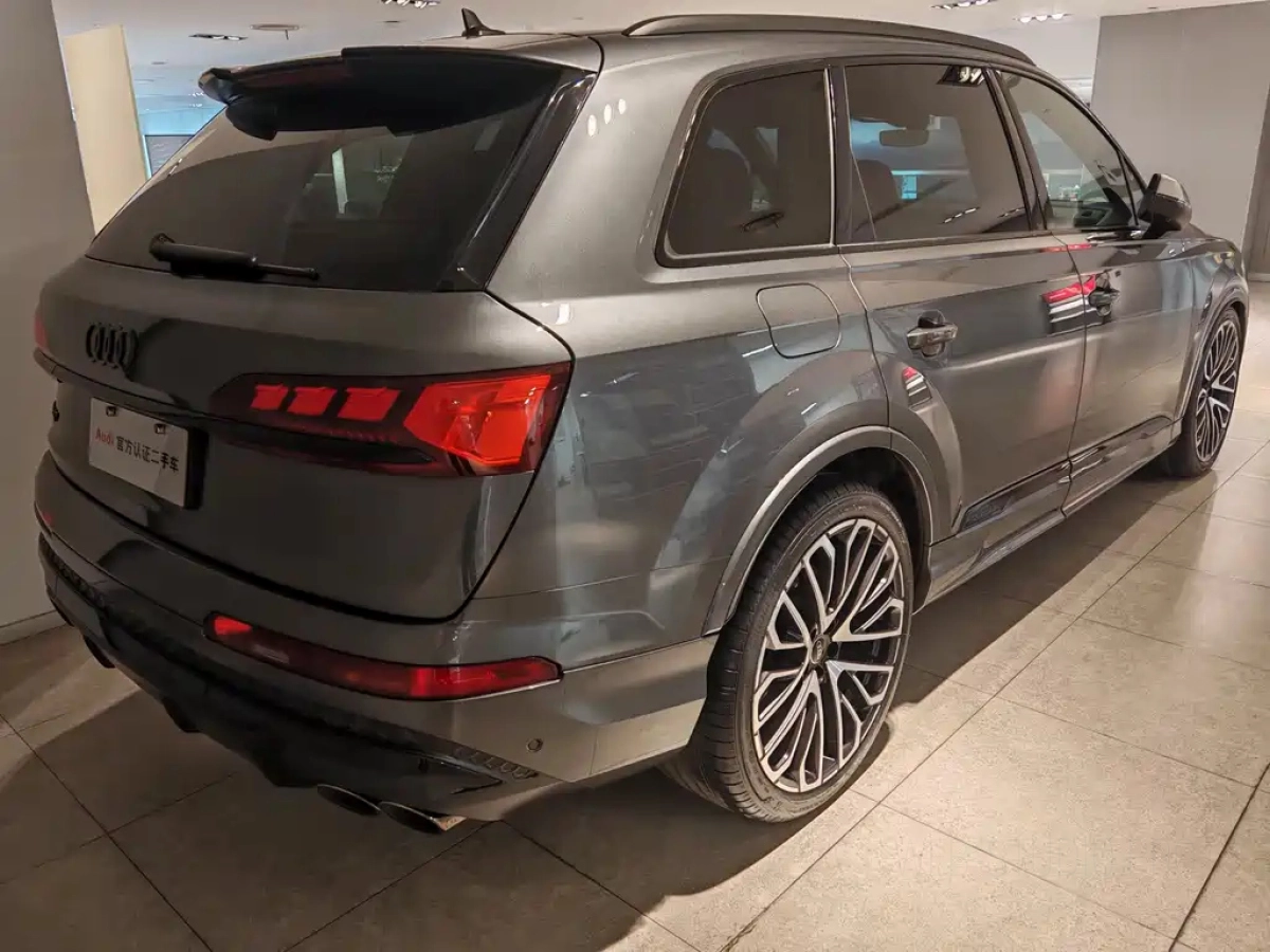 AUDI SQ7