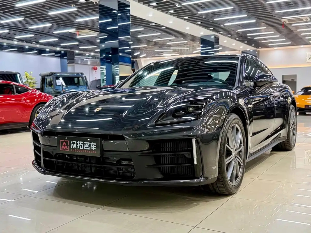 PORSCHE PANAMERA  2025