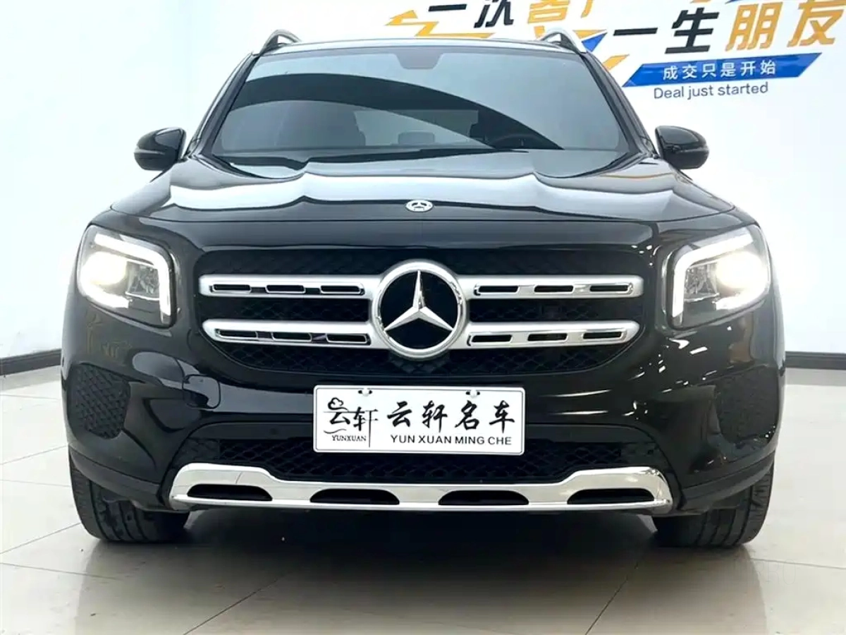 MERCEDES BENZ GLB