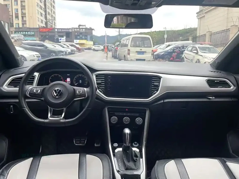 VOLKSWAGEN T-ROC TANGE