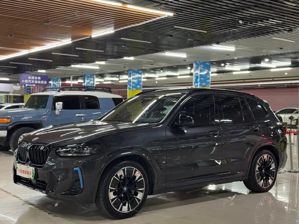 BMW IX3  2022