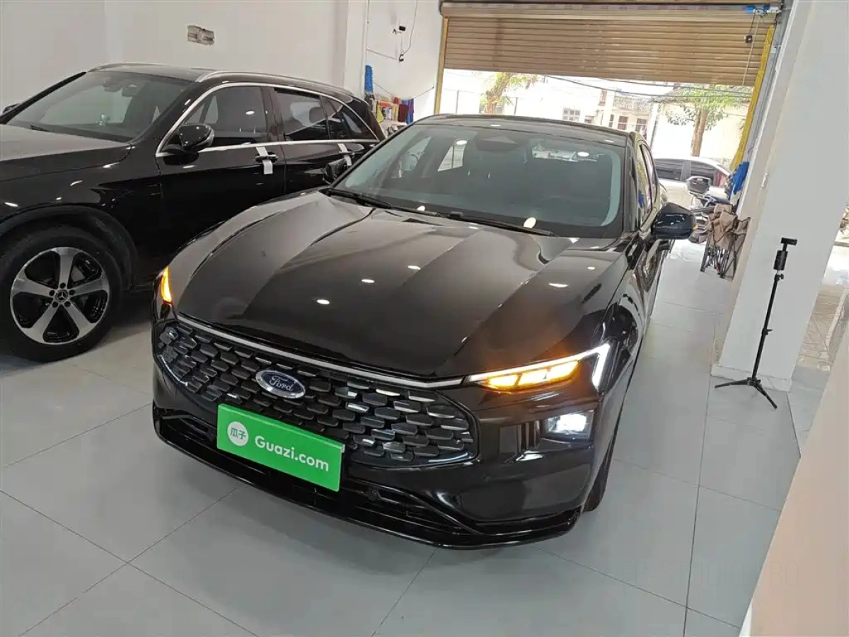 FORD MONDEO  2023