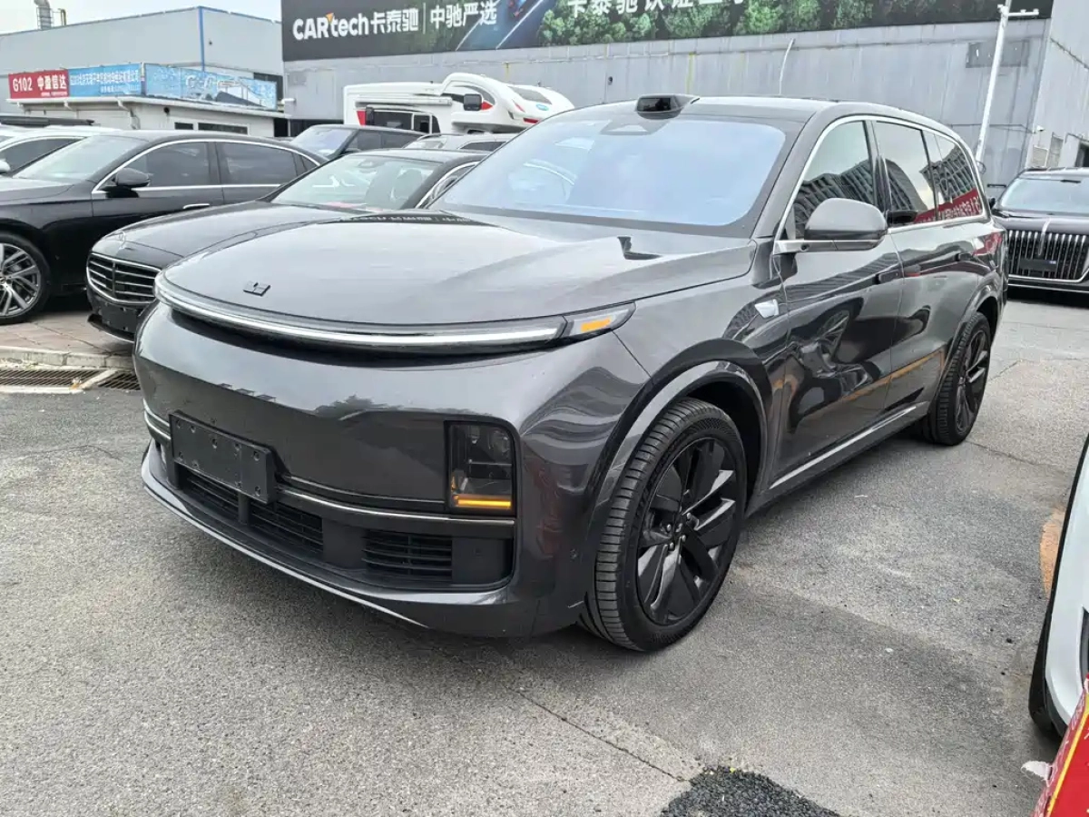LI AUTO L9  2025