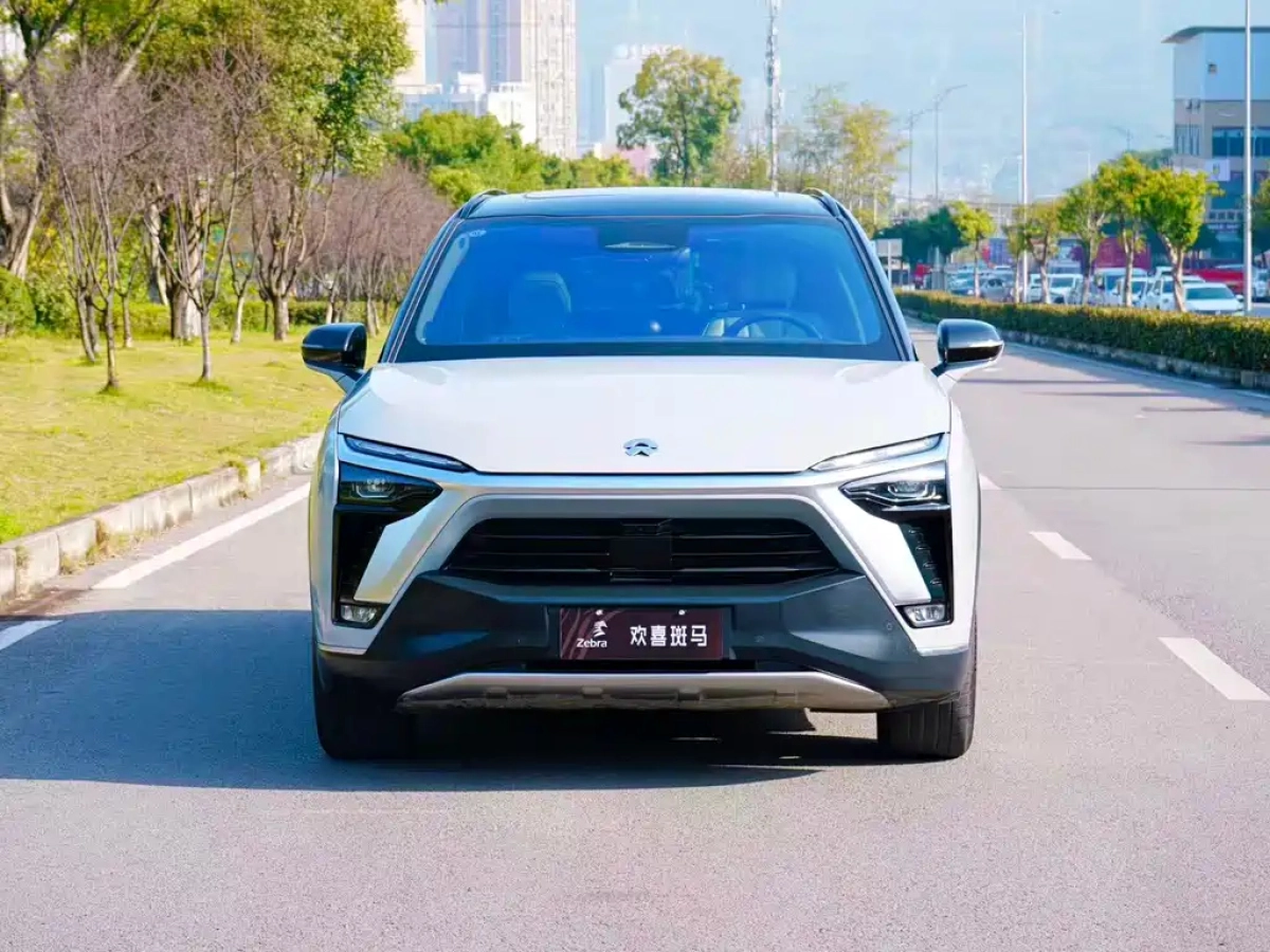 NIO ES8
