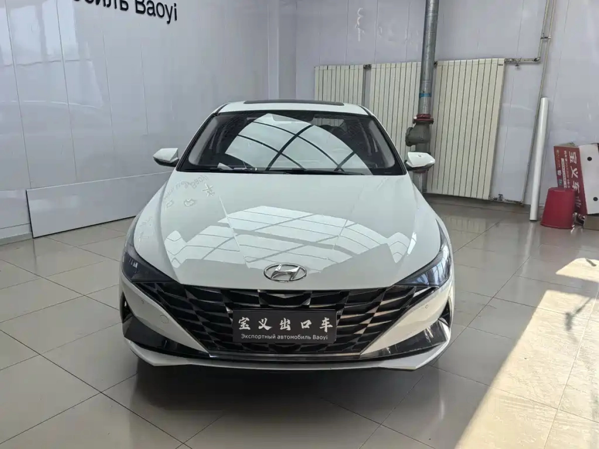 HYUNDAI ELANTRA