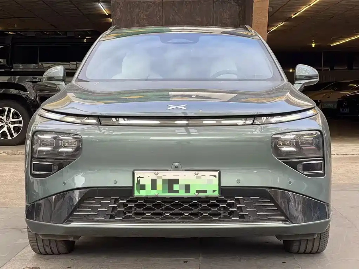 XPENG MOTORS G9  2023