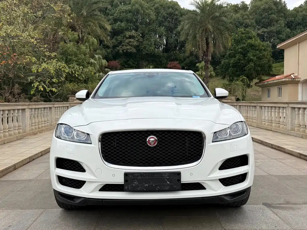 JAGUAR F-PACE